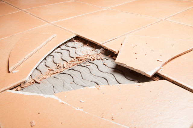 Gresham Cracked Tile Repairs for broken floor tiles